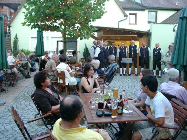 Landgasthof - Hotel Zum Stern Linden  エクステリア 写真